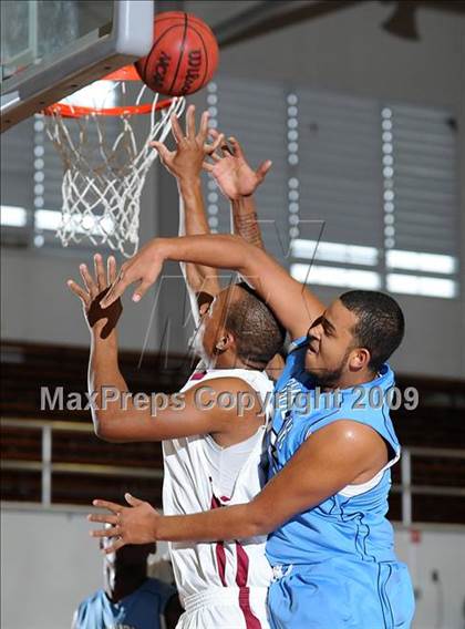 Thumbnail 3 in Burbank vs. Johnson (St. Hope Holiday Classic) photogallery.