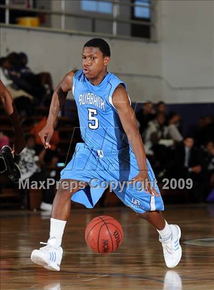 Thumbnail 1 in Burbank vs. Johnson (St. Hope Holiday Classic) photogallery.