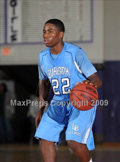 Thumbnail 3 in Burbank vs. Johnson (St. Hope Holiday Classic) photogallery.