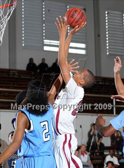 Thumbnail 2 in Burbank vs. Johnson (St. Hope Holiday Classic) photogallery.