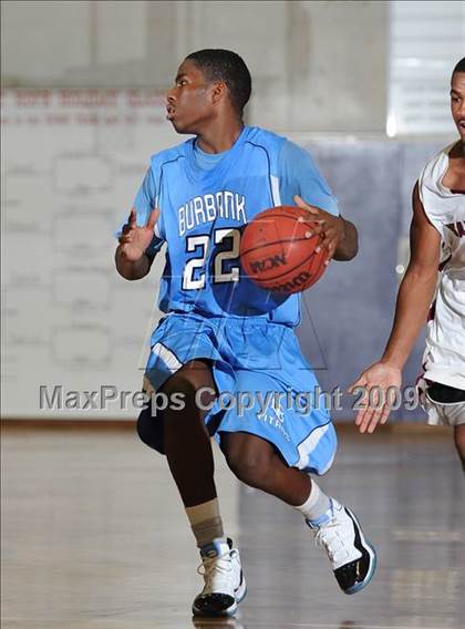 Thumbnail 2 in Burbank vs. Johnson (St. Hope Holiday Classic) photogallery.