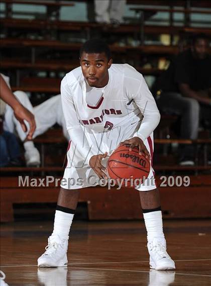 Thumbnail 1 in Burbank vs. Johnson (St. Hope Holiday Classic) photogallery.