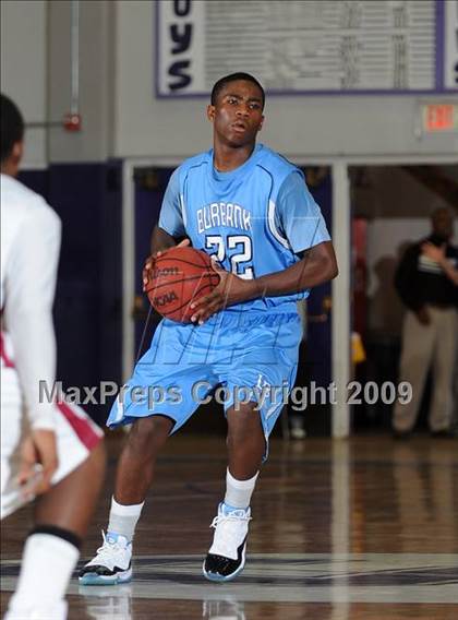 Thumbnail 1 in Burbank vs. Johnson (St. Hope Holiday Classic) photogallery.