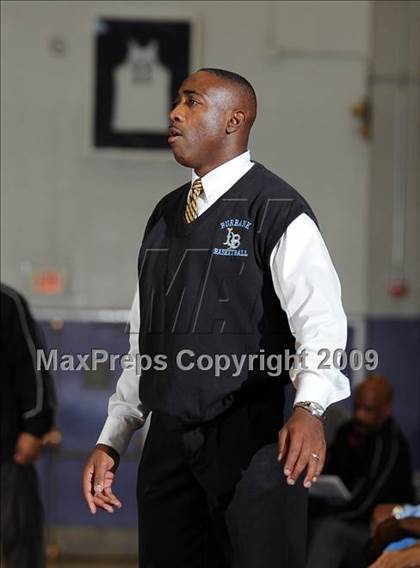 Thumbnail 2 in Burbank vs. Johnson (St. Hope Holiday Classic) photogallery.