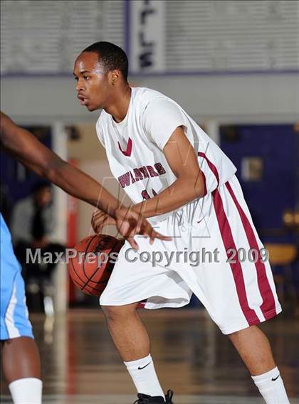 Thumbnail 3 in Burbank vs. Johnson (St. Hope Holiday Classic) photogallery.