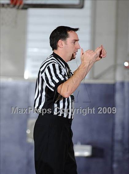 Thumbnail 3 in Burbank vs. Johnson (St. Hope Holiday Classic) photogallery.