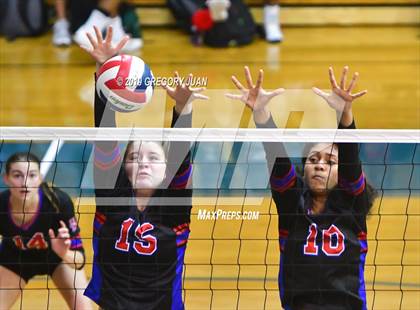 Thumbnail 1 in Belle Chasse @ Metairie Park Country Day (Country Day Tournament) photogallery.