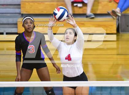 Thumbnail 2 in Belle Chasse @ Metairie Park Country Day (Country Day Tournament) photogallery.