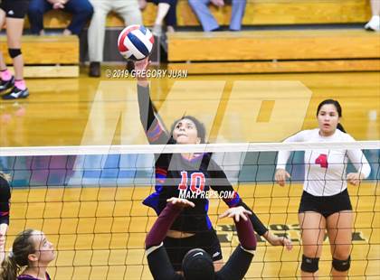 Thumbnail 2 in Belle Chasse @ Metairie Park Country Day (Country Day Tournament) photogallery.