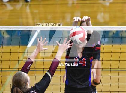 Thumbnail 2 in Belle Chasse @ Metairie Park Country Day (Country Day Tournament) photogallery.
