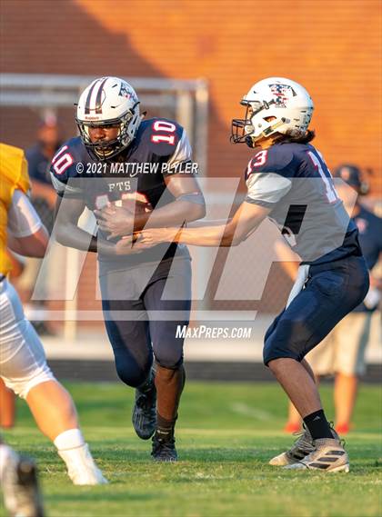 Thumbnail 2 in Richmond vs Terry Sanford (Cumberland County Jamboree) photogallery.