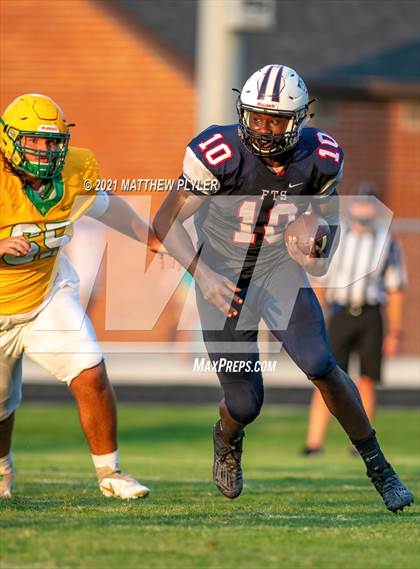 Thumbnail 1 in Richmond vs Terry Sanford (Cumberland County Jamboree) photogallery.