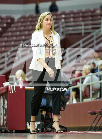 Thumbnail 1 in Martins Mill vs. Tenaha (UIL 2A Regional Semifinal Playoff) photogallery.