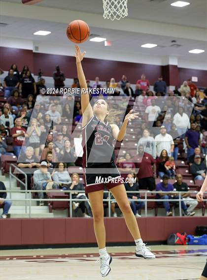 Thumbnail 1 in Martins Mill vs. Tenaha (UIL 2A Regional Semifinal Playoff) photogallery.