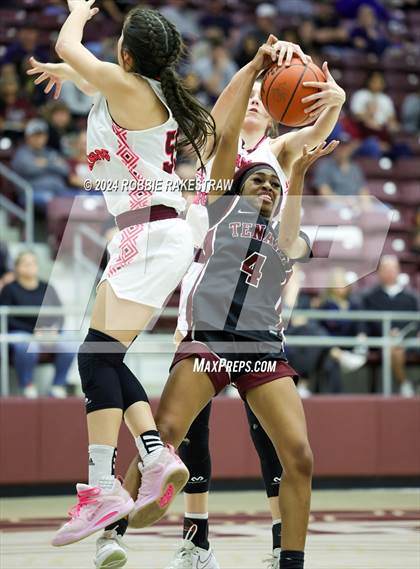 Thumbnail 1 in Martins Mill vs. Tenaha (UIL 2A Regional Semifinal Playoff) photogallery.