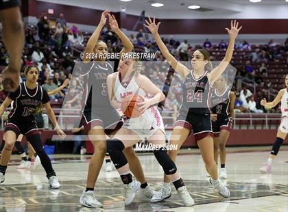 Thumbnail 1 in Martins Mill vs. Tenaha (UIL 2A Regional Semifinal Playoff) photogallery.