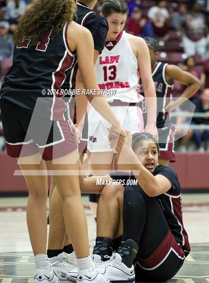 Thumbnail 2 in Martins Mill vs. Tenaha (UIL 2A Regional Semifinal Playoff) photogallery.