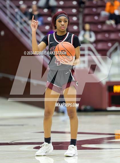 Thumbnail 1 in Martins Mill vs. Tenaha (UIL 2A Regional Semifinal Playoff) photogallery.