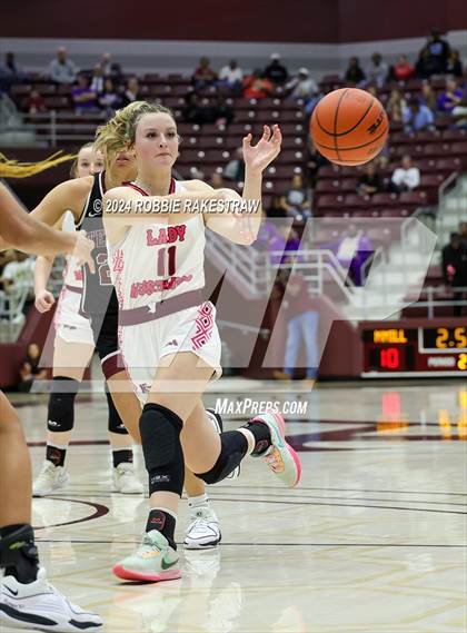 Thumbnail 3 in Martins Mill vs. Tenaha (UIL 2A Regional Semifinal Playoff) photogallery.