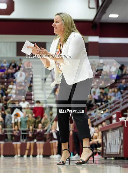 Thumbnail 2 in Martins Mill vs. Tenaha (UIL 2A Regional Semifinal Playoff) photogallery.