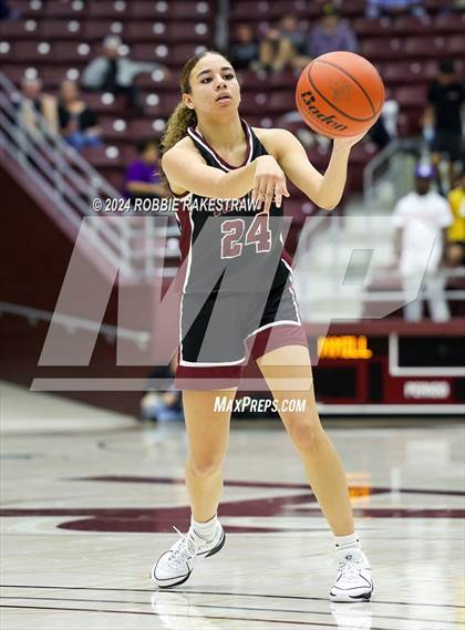 Thumbnail 3 in Martins Mill vs. Tenaha (UIL 2A Regional Semifinal Playoff) photogallery.
