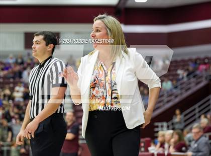 Thumbnail 1 in Martins Mill vs. Tenaha (UIL 2A Regional Semifinal Playoff) photogallery.