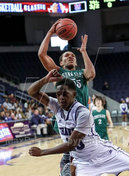 Thumbnail 1 in Cesar Chavez vs. Sunnyslope (MLK Basketball Classic) photogallery.