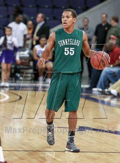 Thumbnail 3 in Cesar Chavez vs. Sunnyslope (MLK Basketball Classic) photogallery.