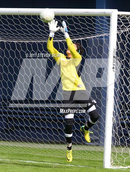 Thumbnail 3 in Central vs. Southwest EC (City Championship @ Qualcomm) photogallery.