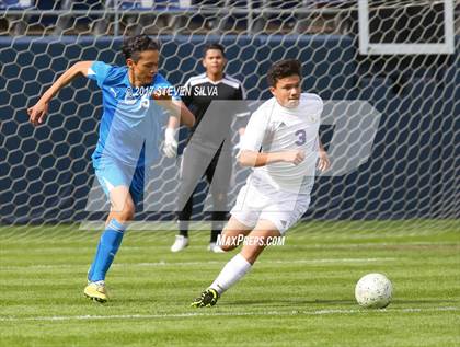 Thumbnail 2 in Central vs. Southwest EC (City Championship @ Qualcomm) photogallery.