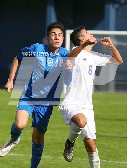 Thumbnail 3 in Central vs. Southwest EC (City Championship @ Qualcomm) photogallery.
