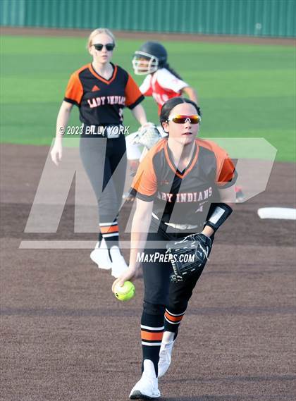 Thumbnail 2 in Grand Saline vs Van photogallery.