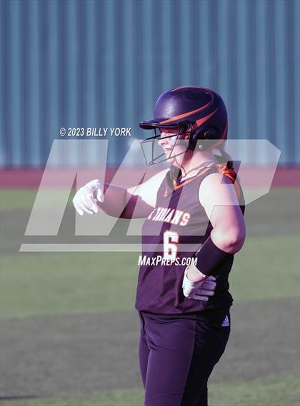 Thumbnail 2 in Grand Saline vs Van photogallery.