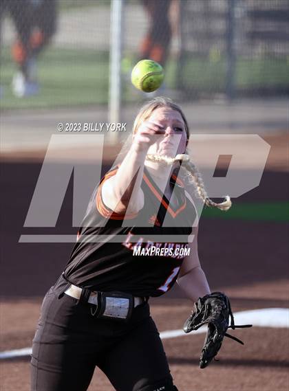 Thumbnail 1 in Grand Saline vs Van photogallery.