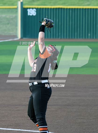 Thumbnail 1 in Grand Saline vs Van photogallery.