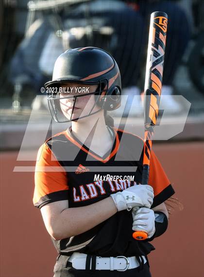 Thumbnail 1 in Grand Saline vs Van photogallery.