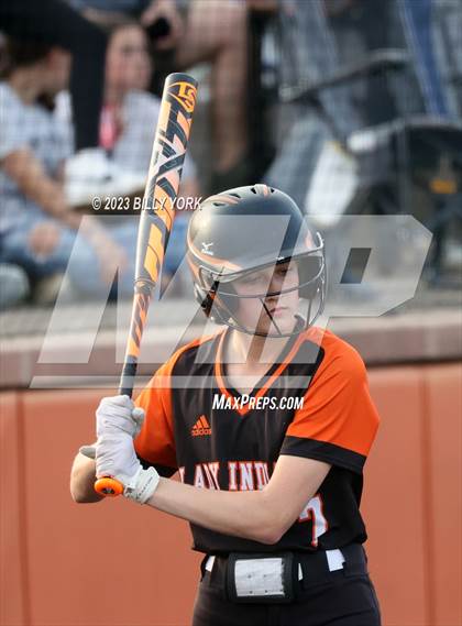 Thumbnail 3 in Grand Saline vs Van photogallery.
