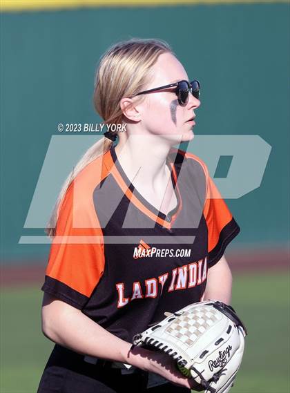 Thumbnail 2 in Grand Saline vs Van photogallery.
