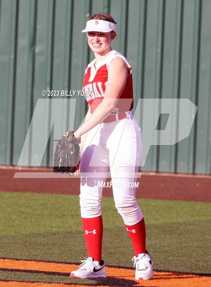 Thumbnail 2 in Grand Saline vs Van photogallery.