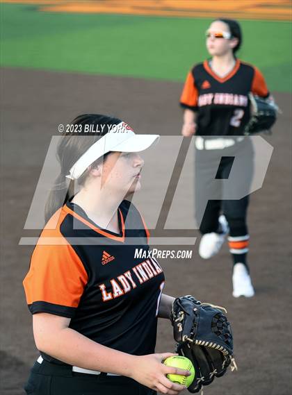 Thumbnail 1 in Grand Saline vs Van photogallery.