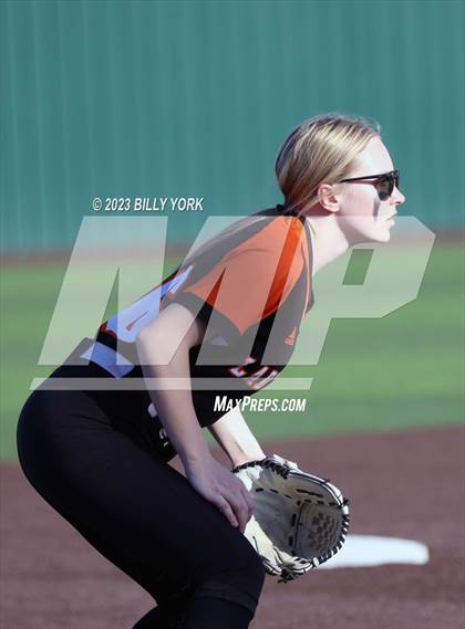 Thumbnail 1 in Grand Saline vs Van photogallery.