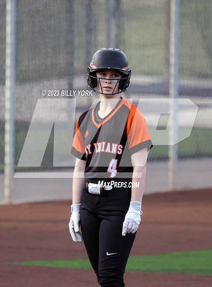 Thumbnail 2 in Grand Saline vs Van photogallery.