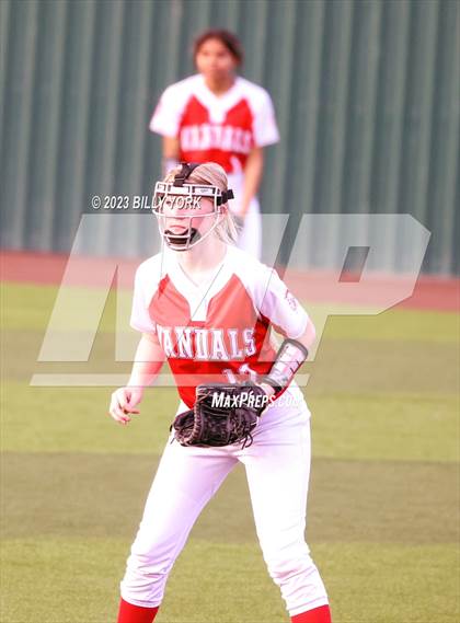 Thumbnail 2 in Grand Saline vs Van photogallery.