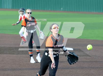 Thumbnail 3 in Grand Saline vs Van photogallery.