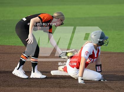 Thumbnail 3 in Grand Saline vs Van photogallery.