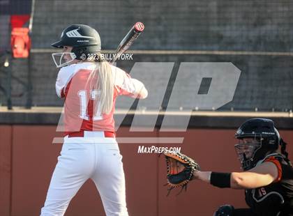 Thumbnail 1 in Grand Saline vs Van photogallery.