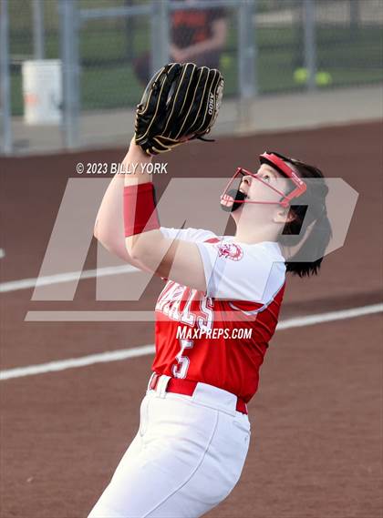 Thumbnail 1 in Grand Saline vs Van photogallery.