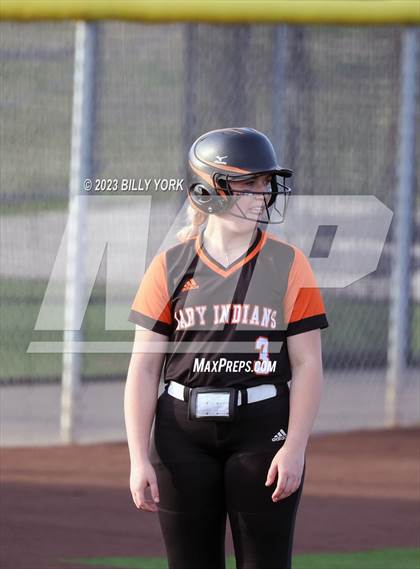 Thumbnail 2 in Grand Saline vs Van photogallery.