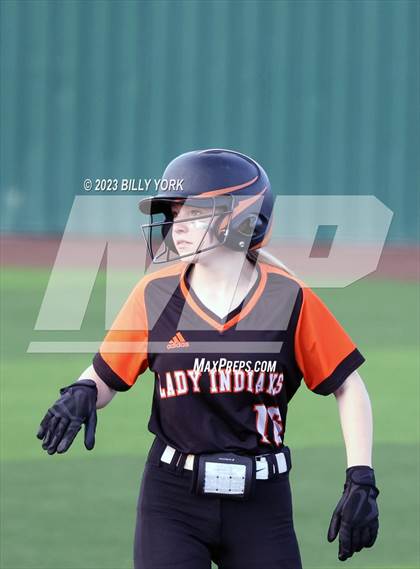 Thumbnail 2 in Grand Saline vs Van photogallery.