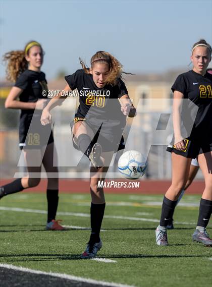Thumbnail 3 in Higley vs. Mountain Pointe (Coyote Classic Semifinal) photogallery.